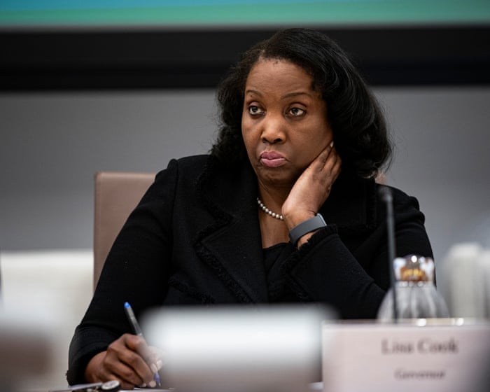 Federal Reserve governor survives Trump's attempt to oust her, will stay in post.